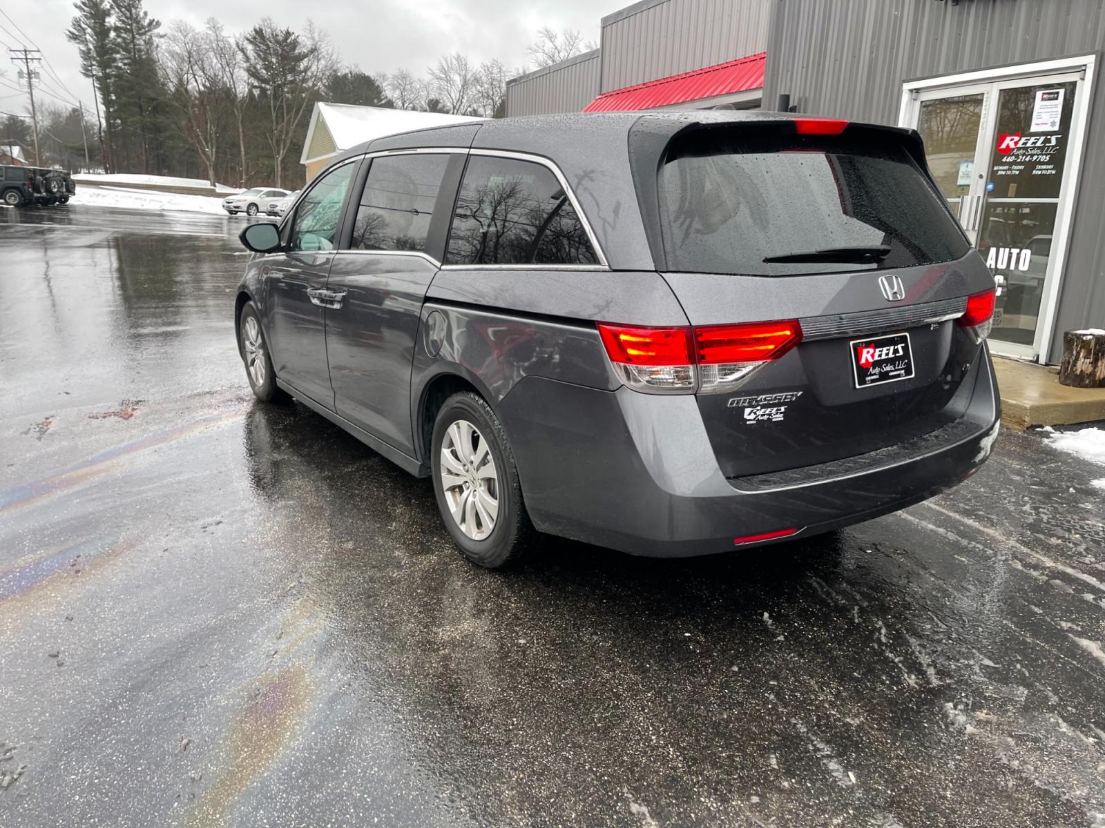 2016 Gray /Gray Honda Odyssey EX-L (5FNRL5H61GB) with an 3.5L V6 SOHC 24V engine, 6A transmission, located at 11115 Chardon Rd. , Chardon, OH, 44024, (440) 214-9705, 41.580246, -81.241943 - This 2016 Honda Odyssey EX-L is a versatile and comfortable minivan equipped with a 3.5-liter V6 engine paired with a 6-speed automatic transmission, providing a smooth driving experience. It's designed with convenience and luxury in mind, evident in features such as heated leather seats, power-adju - Photo #9